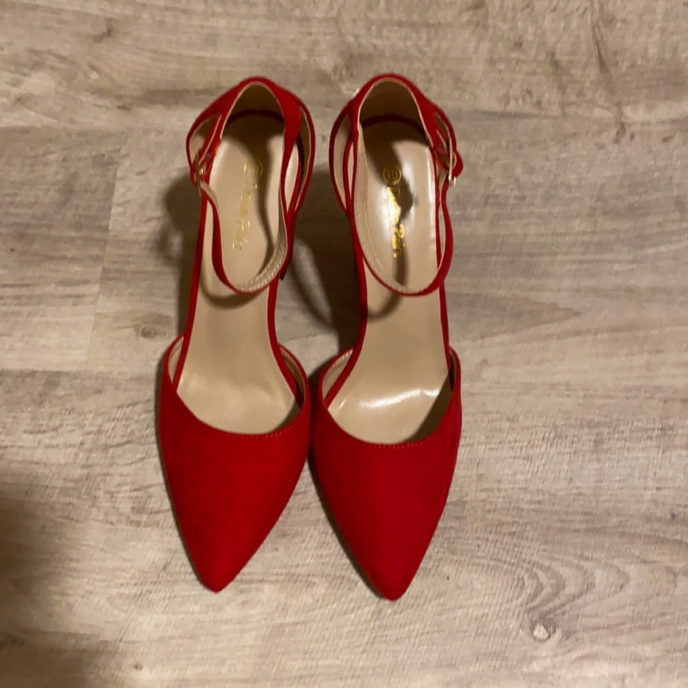 Pointed toe thick heel wedges